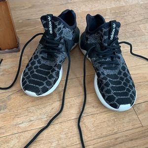 Adidas Tubular Black Sneakers Mens Size 7/Womens Size 9